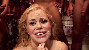 play blonda in xxx shop face sex fix in cur cu trei barbati