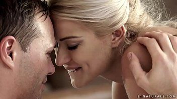 play Scena sensuale di xxx anal