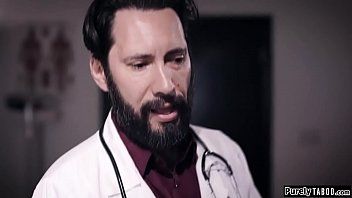 play Porno cu o pacienta sexy penetrata de doctor