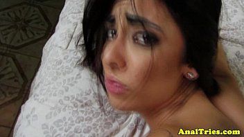 Jouer La cagna è molto contenta del pene che si fa infilare nel culo