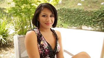 play Bruneta adora sa faca sex in padure cu sotul