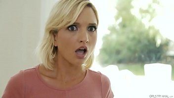 play Eingeölte Lesben berühren sich und werden beim Spielen mit Dildos gefilmt