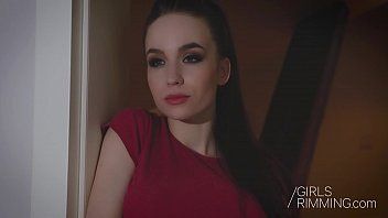 play Alesia es una jugadora que tiene mucho sexo y ama el hardcore xxx