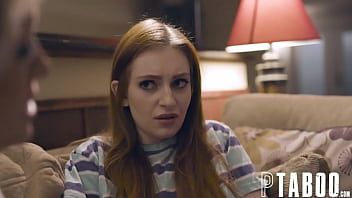 play في ملهى ليلي ، يتم إجراء xxx حسي للغاية مع استكمال وجه الفتيات