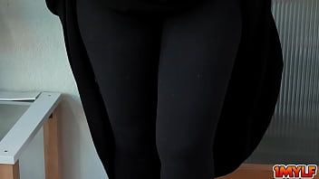 play Xxx fixé dans le cul mais elle ne le veut pas vraiment parce qu'elle a peur