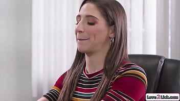 play Xxx avec une chatte employée enregistrée en train de faire du xxx avec son patron