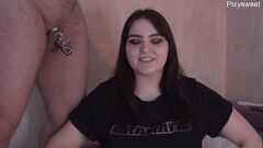 play MILF curbată încearcă o nouă păpușă sexuală după ce și-a îndepărtat cușca de castitate