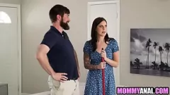 play Bruneta Milf Nikki Zee's Hardcore Anal Adventure