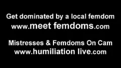 play Plantureuse en lingerie domine la poule mouillée bi-sexuelle dans POV Femdom Action