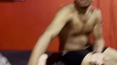 play La belle-fille attrape le beau-père dans l'acte avec une poupée sexuelle masculine