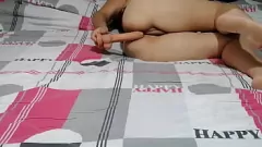 play Blonde Milf -Frau Rossy hat einen intensiven Orgasmus, während er mit ihrem Dildo masturbiert
