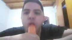 Afspelen Smaak voor lul en vraatzuchtige shemale 4