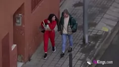 Reproducir Chiki Bunny en una salvaje escena de reality amateur europea con intensa mamada y acción estilo perrito, en la que aparece una pequeña morena usando consoladores y juguetes sexuales para lograr el máximo placer.