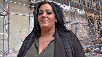 play La prostituta bruna tedesca viene pagata per fare sesso in hotel