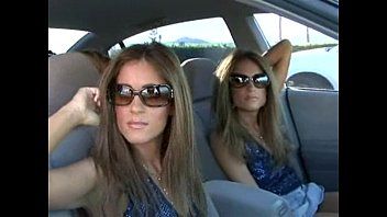 play Porno con dos hermanas teniendo sexo y tragándose todo